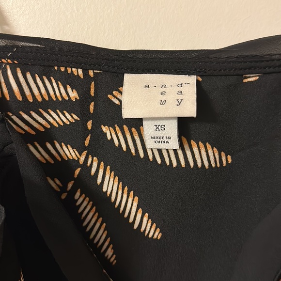 Black and orange patterned tank 🎃size XS - Picture 6 of 6